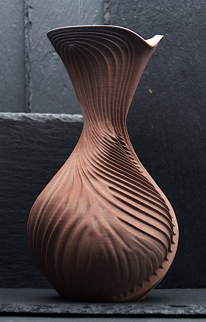 NYX Vase – Metal Copper – Rückansicht – Nora Blatt