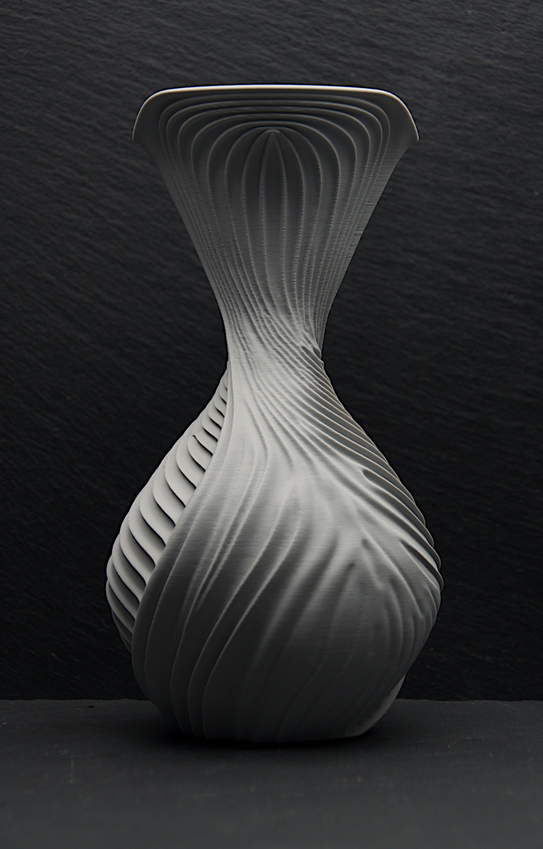 NYX Vase – Stone Granite – Seitenansicht – Nora Blatt