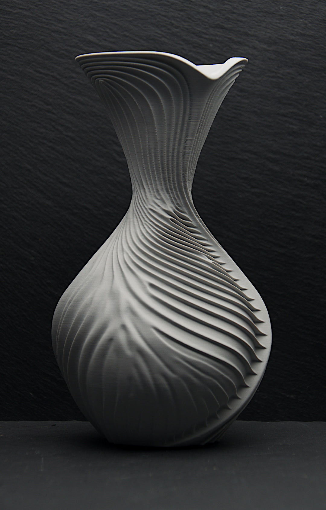 NYX Vase – Stone Granite – Rückansicht – Nora Blatt