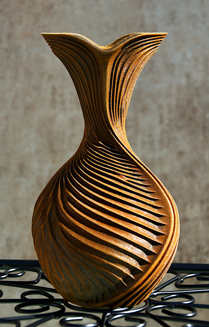 NYX Vase – Metal Iron – Frontalansicht – Nora Blatt